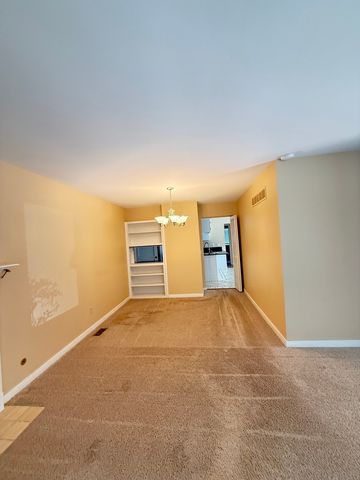 2851 GARDEN Drive, Lisle, IL 60532