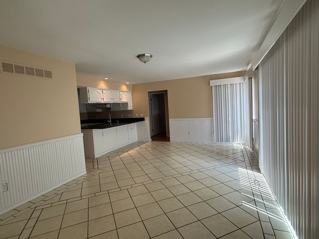 2851 GARDEN Drive, Lisle, IL 60532