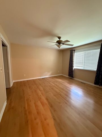 2851 GARDEN Drive, Lisle, IL 60532