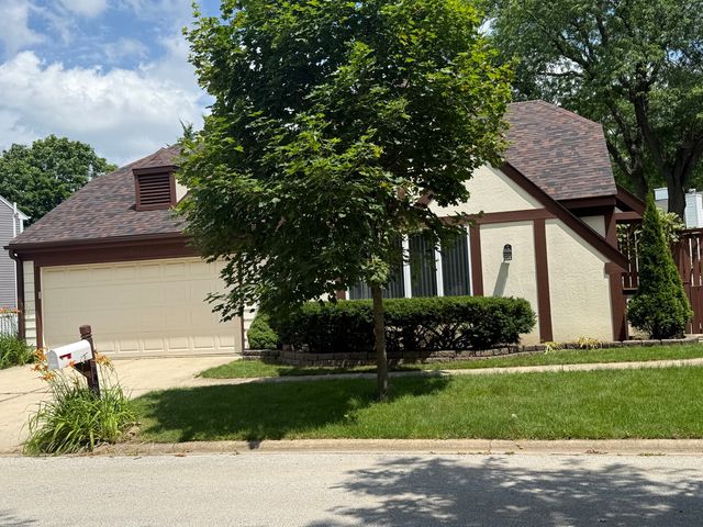 2851 GARDEN Drive, Lisle, IL 60532