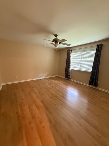 2851 GARDEN Drive, Lisle, IL 60532
