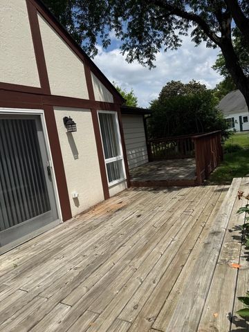 2851 GARDEN Drive, Lisle, IL 60532