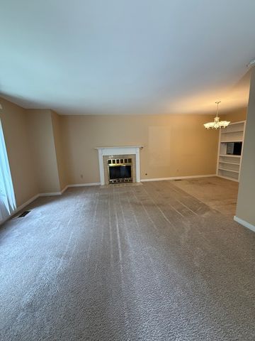 2851 GARDEN Drive, Lisle, IL 60532