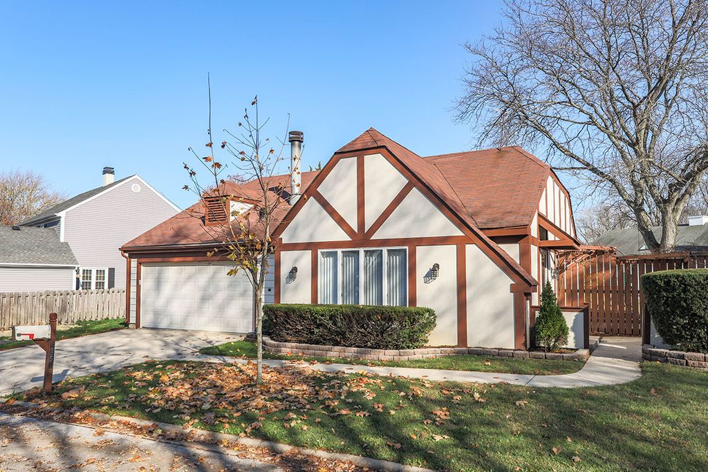 2851 GARDEN Drive, Lisle, IL 60532