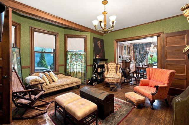 6 Menlo St, Boston, MA 02135