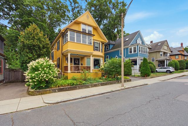 6 Menlo St, Boston, MA 02135