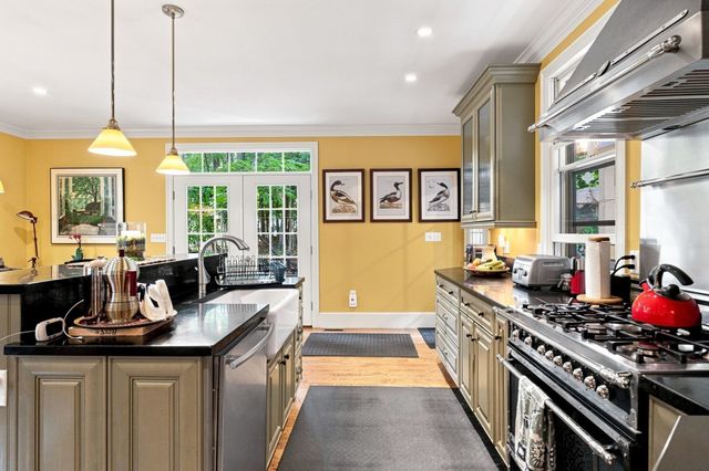 6 Menlo St, Boston, MA 02135
