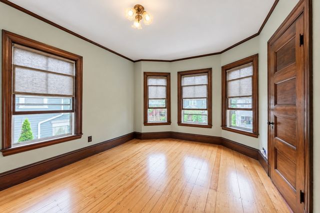 6 Menlo St, Boston, MA 02135