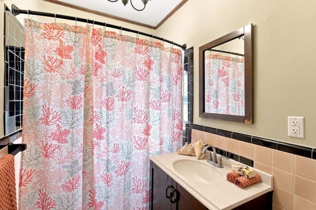 6 Menlo St, Boston, MA 02135