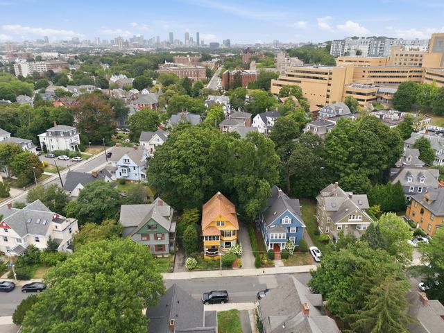 6 Menlo St, Boston, MA 02135