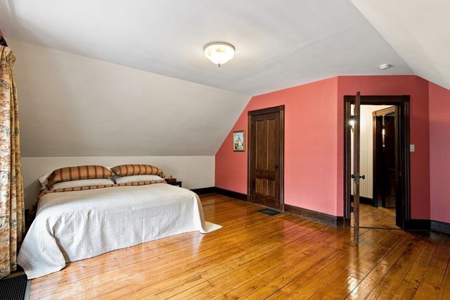 6 Menlo St, Boston, MA 02135