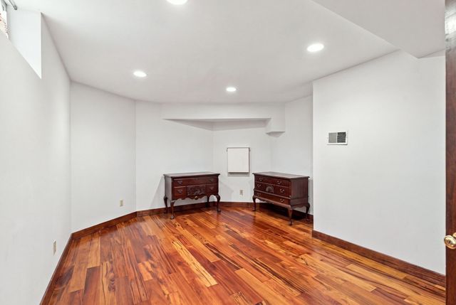 6 Menlo St, Boston, MA 02135