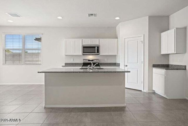 1566 E FLETCHER Drive, Casa Grande, AZ 85122