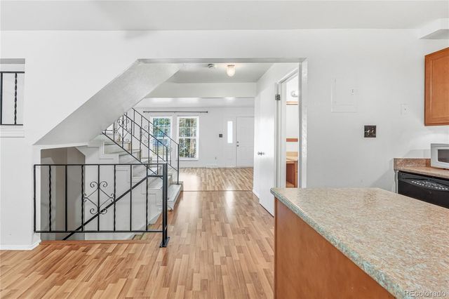 125 Paris Circle, Aurora, CO 80011