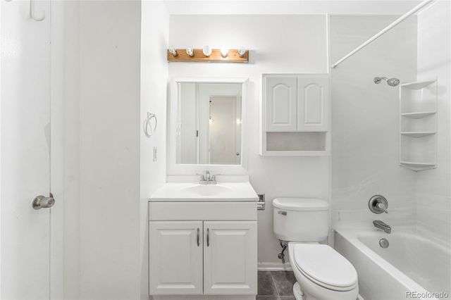 125 Paris Circle, Aurora, CO 80011