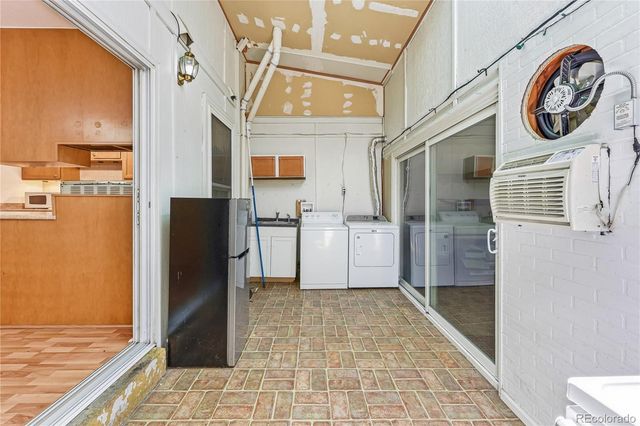125 Paris Circle, Aurora, CO 80011
