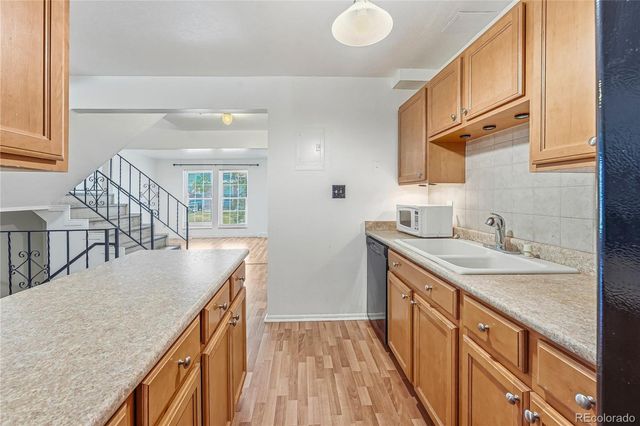 125 Paris Circle, Aurora, CO 80011