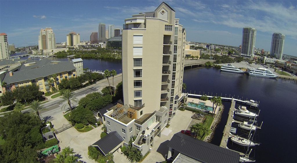 Image 2 of property listing at 601 GARRISON COVE LANE 1-12, Tampa, FL 33602