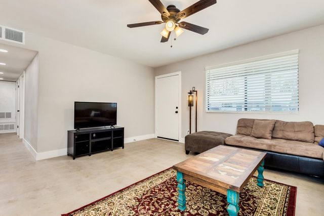 16 W Geneva Drive, Tempe, AZ 85282