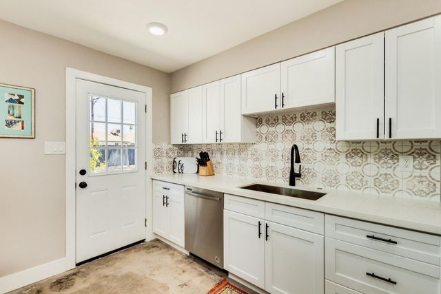 16 W Geneva Drive, Tempe, AZ 85282