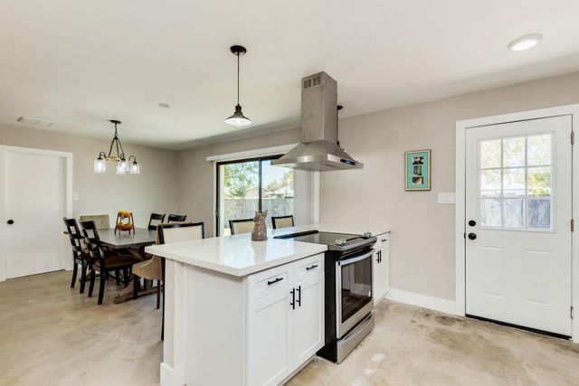 16 W Geneva Drive, Tempe, AZ 85282