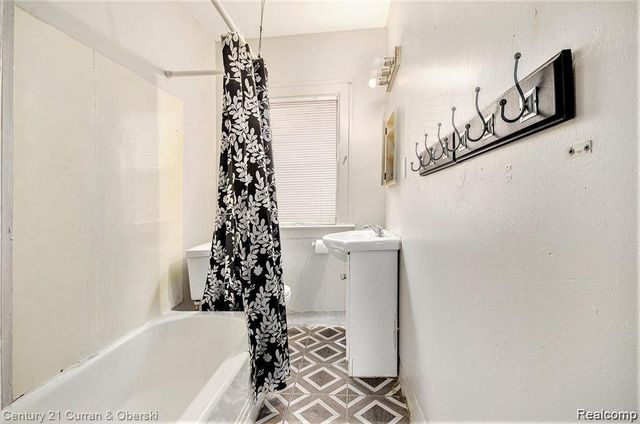 2327 Sturtevant Street, Detroit, MI 48206