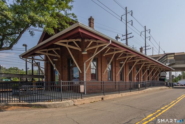 158 Mayfair Road, Fairfield, CT 06824