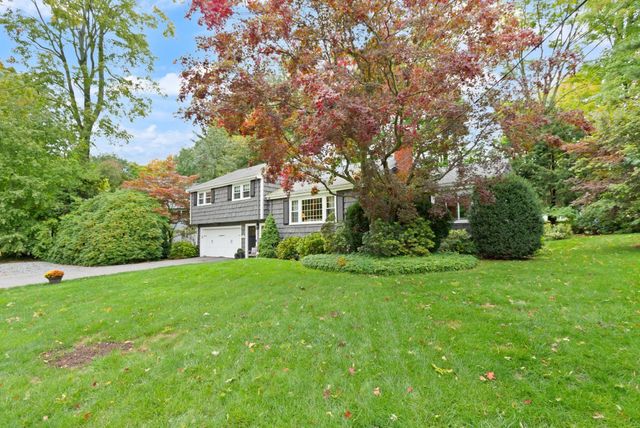 70 Longview Road, Reading, MA 01867