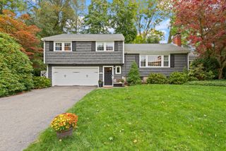 70 Longview Road, Reading, MA 01867