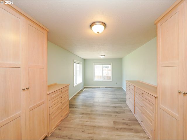 692 Burgundy Ave Ne, Keizer, OR 97303