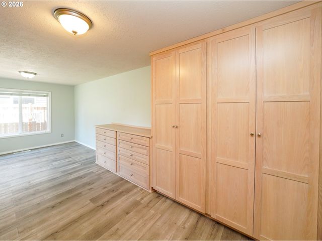 692 Burgundy Ave Ne, Keizer, OR 97303