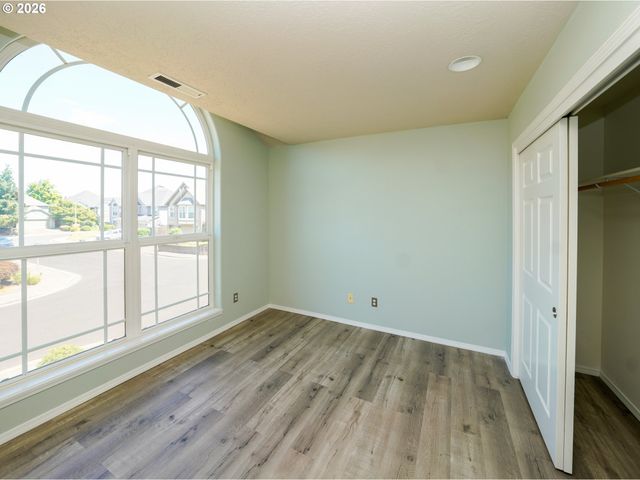 692 Burgundy Ave Ne, Keizer, OR 97303
