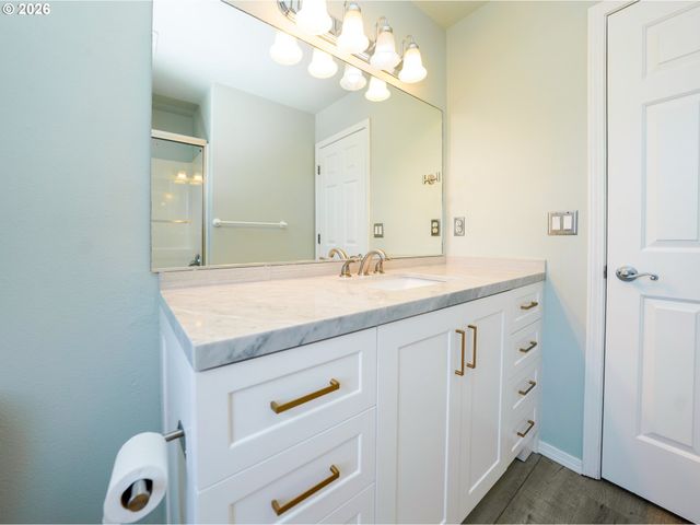 692 Burgundy Ave Ne, Keizer, OR 97303