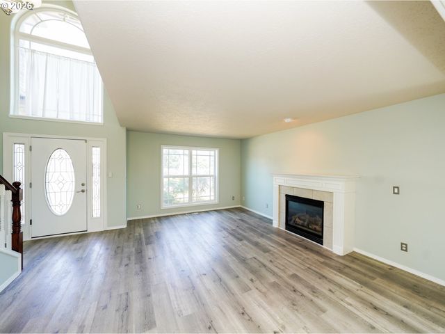 692 Burgundy Ave Ne, Keizer, OR 97303