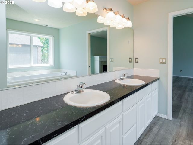 692 Burgundy Ave Ne, Keizer, OR 97303