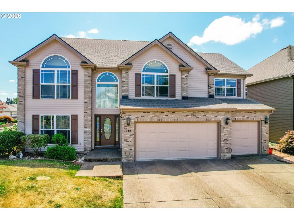 692 Burgundy Ave Ne, Keizer, OR 97303