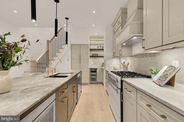 1249 4TH ST NW, Washington, DC 20001