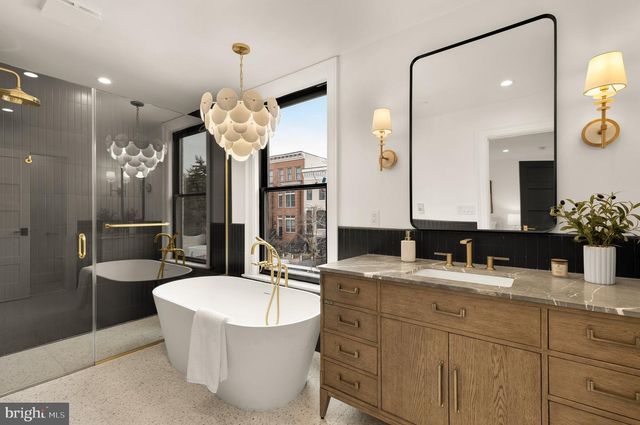 1249 4TH ST NW, Washington, DC 20001