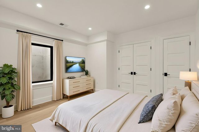 1249 4TH ST NW, Washington, DC 20001