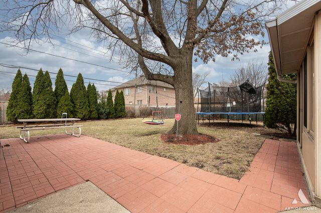 402 Hatlen Avenue, Mount Prospect, IL 60056