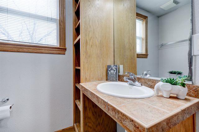 661 34th Street, Des Moines, IA 50312