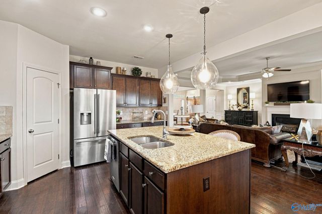 12 Nutcracker Lane SW, Huntsville, AL 35824