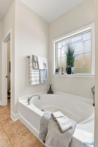 12 Nutcracker Lane SW, Huntsville, AL 35824
