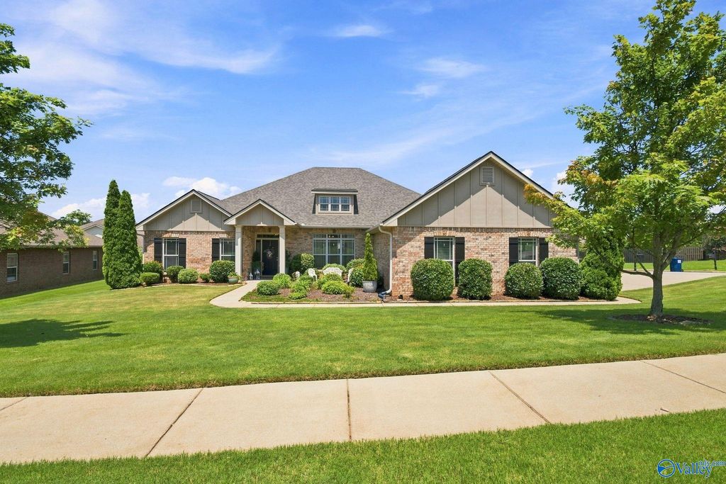 12 Nutcracker Lane SW, Huntsville, AL 35824