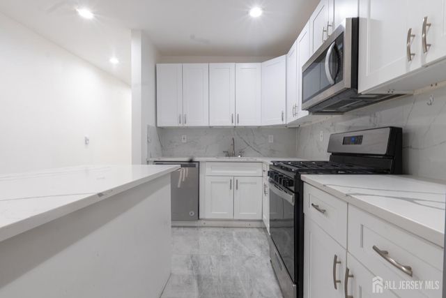 370 Pacific Avenue 1, Jersey City, NJ 07304