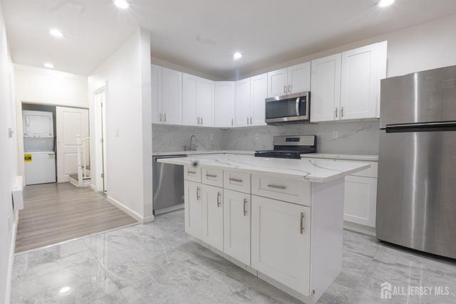370 Pacific Avenue 1, Jersey City, NJ 07304