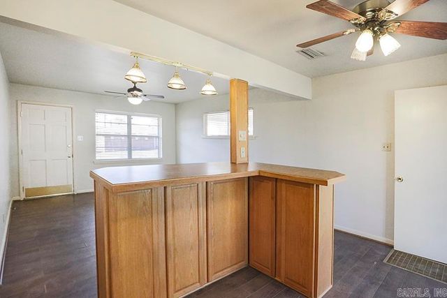 10 La Vista Drive, North Little Rock, AR 72118