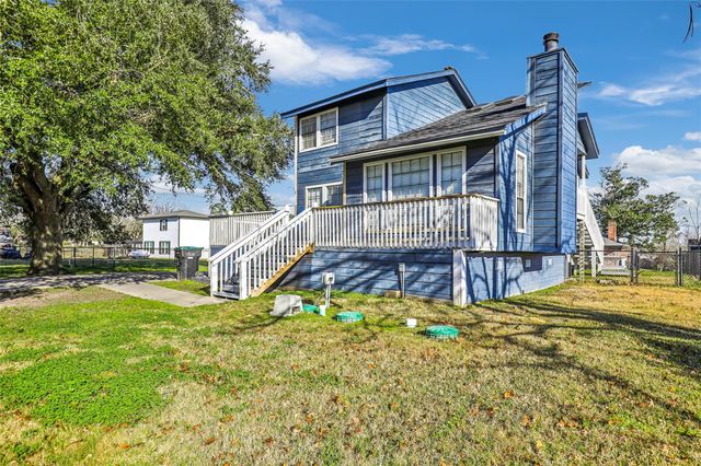61 S Hilltop Street, Point Blank, TX 77364