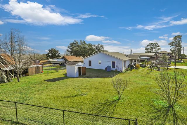 61 S Hilltop Street, Point Blank, TX 77364