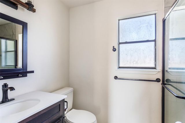 61 S Hilltop Street, Point Blank, TX 77364